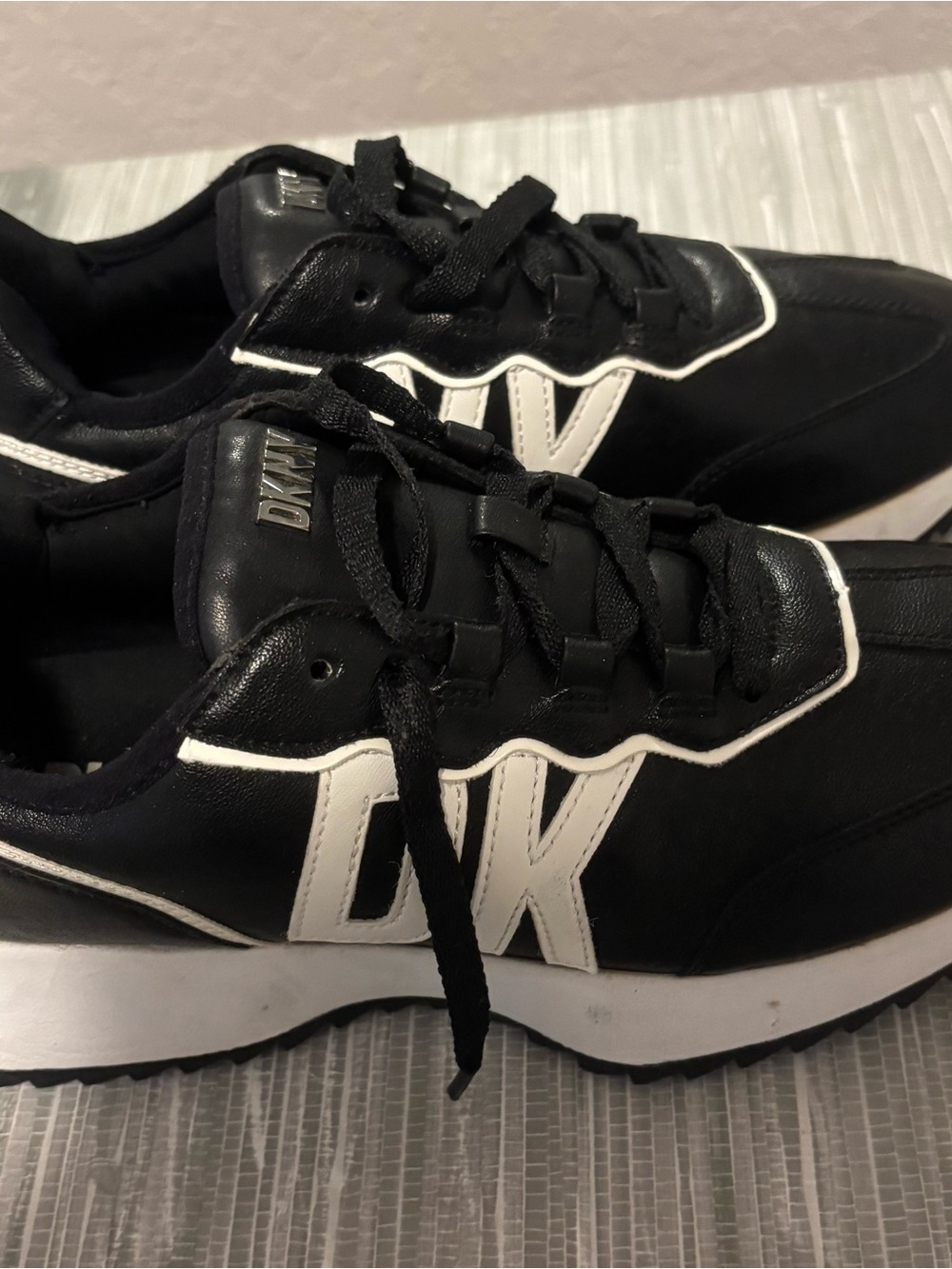 DKNY Black and White Men's Low-Top Sneakers